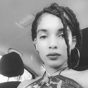 Meet your Posher, Bel